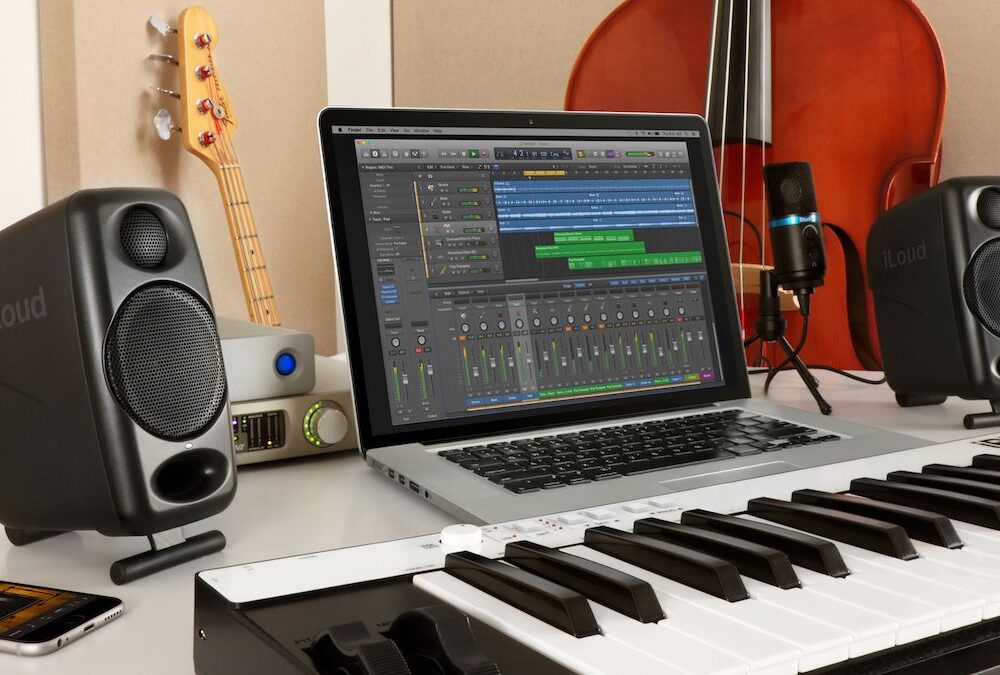 5 Best Powered Speakers For Keyboard 2021