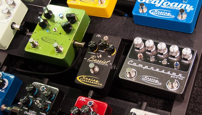 what does a phaser pedal do
