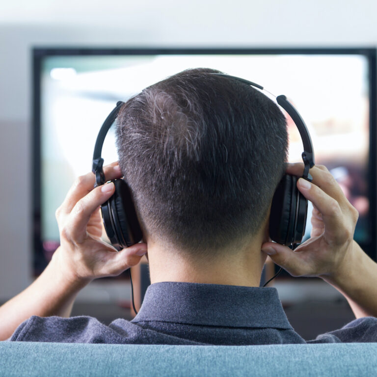 How To Connect Two Bluetooth Headphones Simultaneously To TV Eric