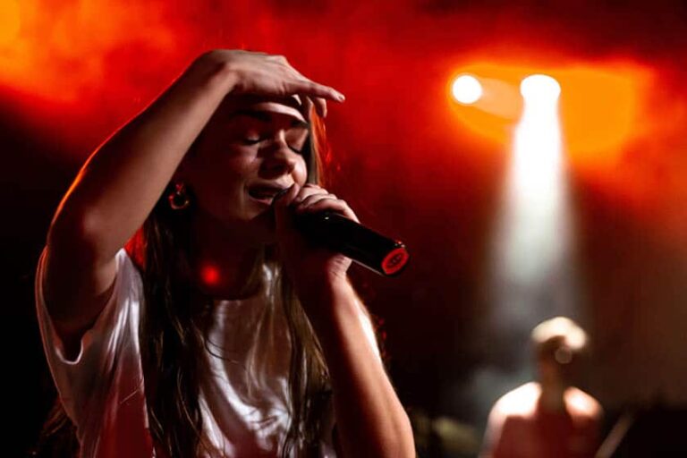 How Do Singers Keep Their Voices Clear? Eric Sardinas